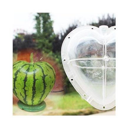Kreatív görögdinnye-formázó szívalakú